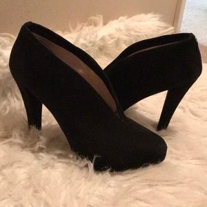 Michael Kors Suede black booties 8M